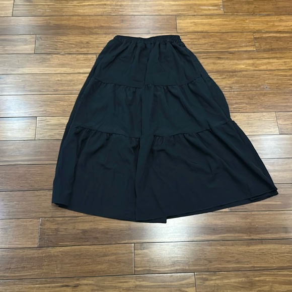 Dresses & Skirts - NWT Elegant Black Women's Skirt